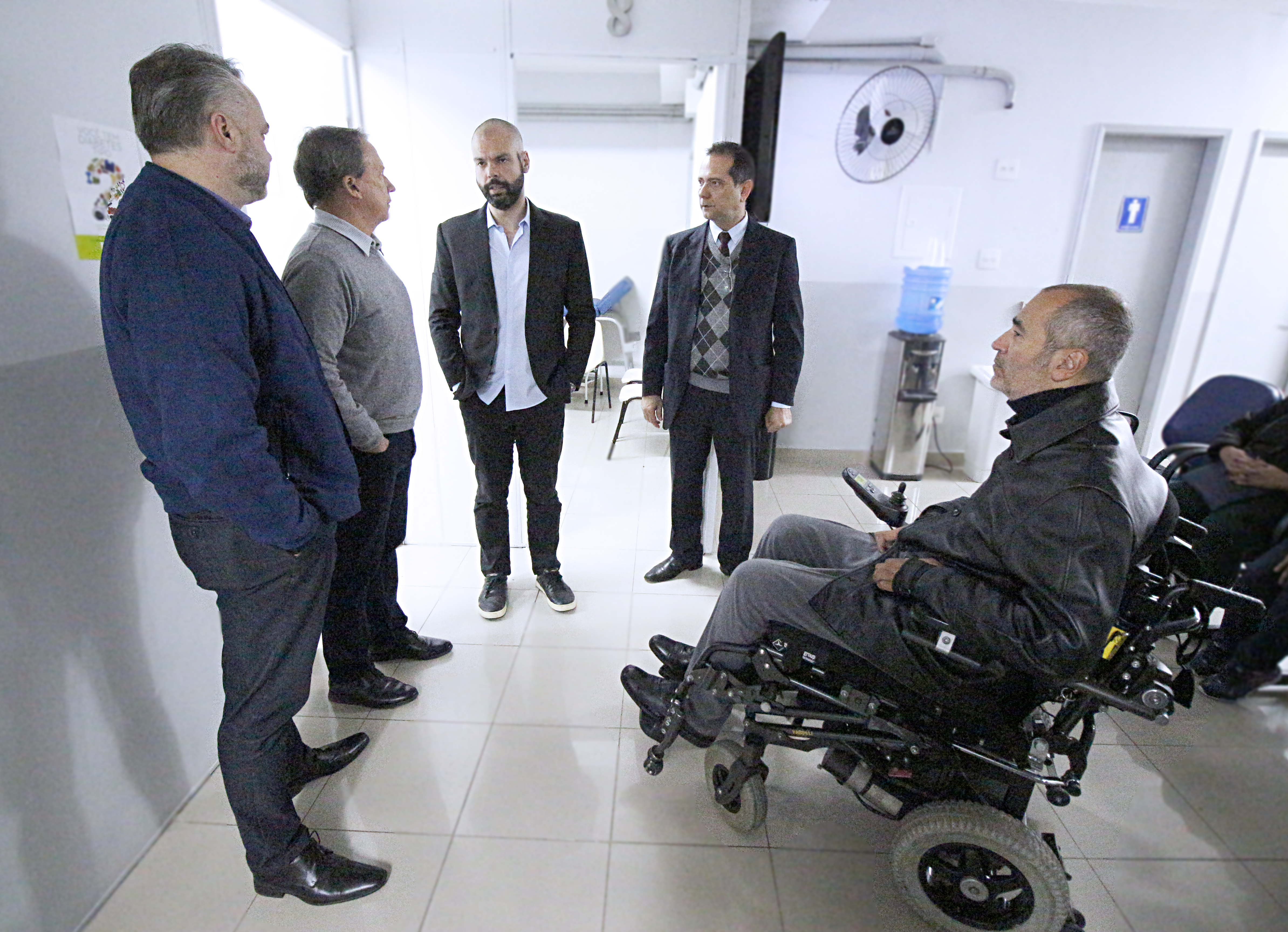 O prefeito Bruno Covas, o secretário municipal da Saúde, Edson Aparecido, o secretário municipal da Pessoa com Deficiência, Cid Torquato e o prefeito regional da Sé Eduardo Odloak, visitaram a Clínica de Olhos do Dr. Suel Abujamra.